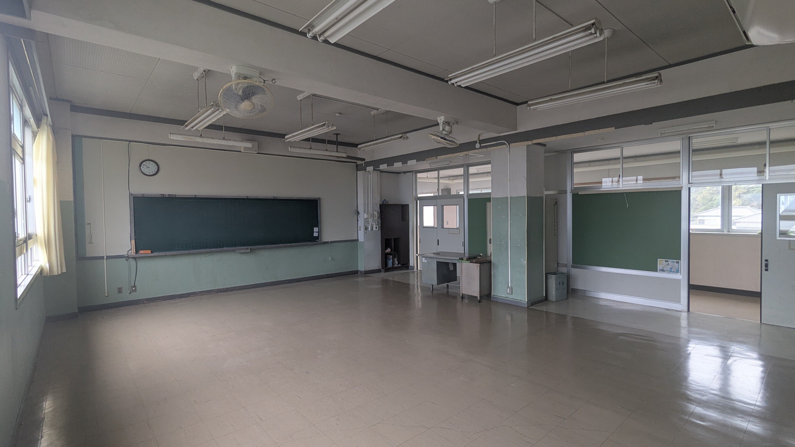 旧剣崎小学校【教室１】